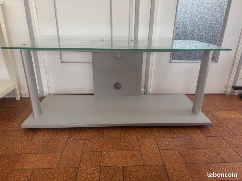 Table en verre (image 1)