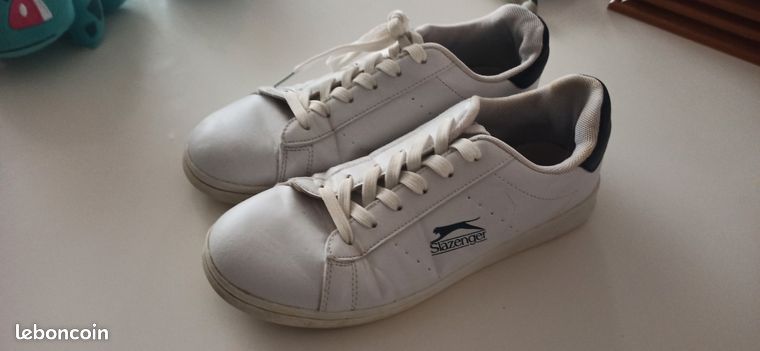 Chaussures Slazenger Court Enfants – Blanc – Badminton/Intérieur – Taille UK 5 / EU 38 (Neuf Défauts)