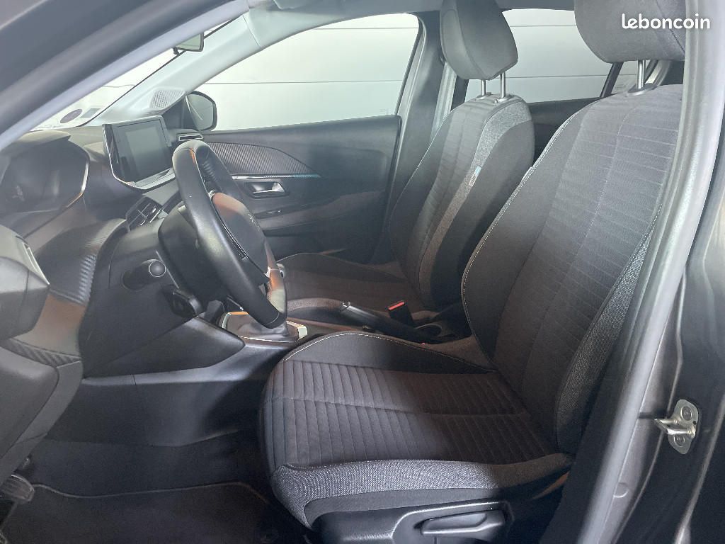 Peugeot 208 PURETECH 100 S&S BVM6 STYLE (image 17)