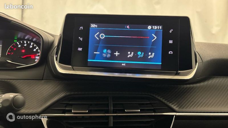 Peugeot 208 1.2 PureTech 100ch S&S Style (image 19)