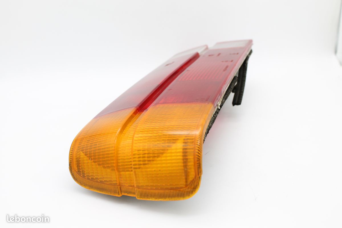 Feux Arrière Gauche BMW E30 (image 2)