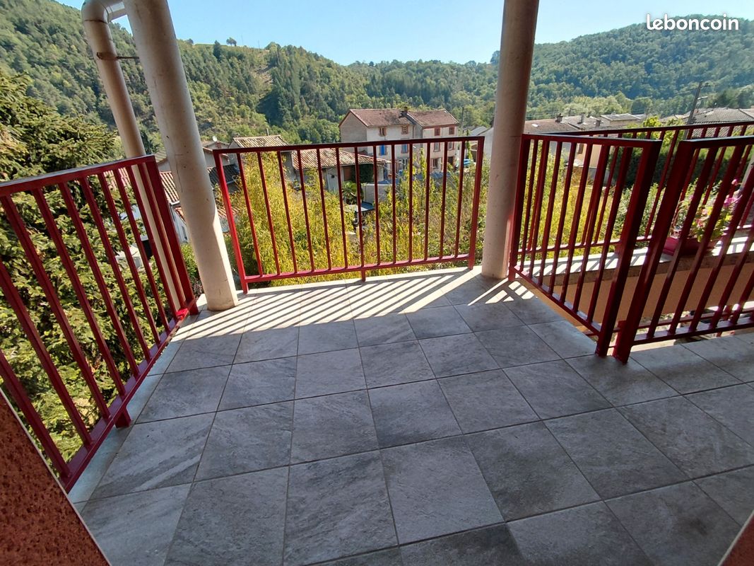 Appartement 3 pièces 55 m² · à Sail-sous-Couzan · 55 m² · 480 €/mois