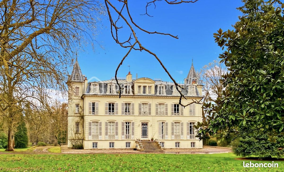 Maison 15 pièces 750 m² · à Coulommiers · 750 m² · 2 700 000 €