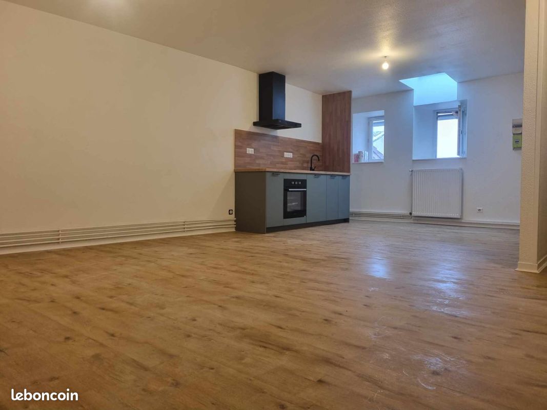 Appartement 3 pièces 71 m² · à Saint-Amour · 71 m² · 670 €