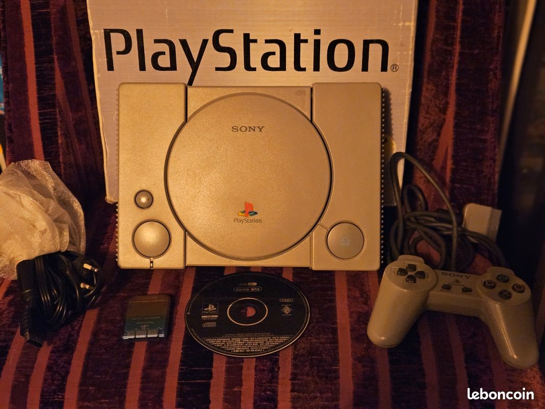 Console SONY PS1 SCPH 7502 complète Ronaldo V Football