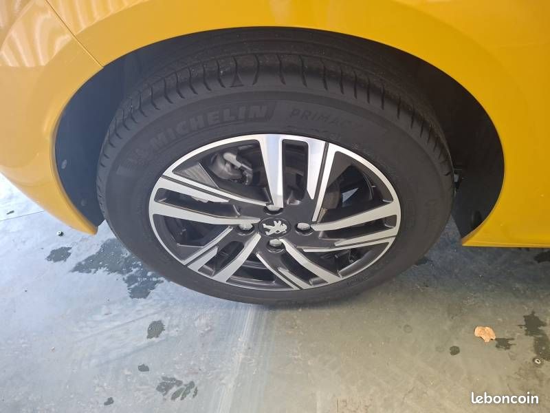 Peugeot 208 PureTech 100 S&S BVM6 Allure (image 14)
