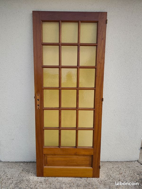 Porte vitrée en bois exotique (image 2)