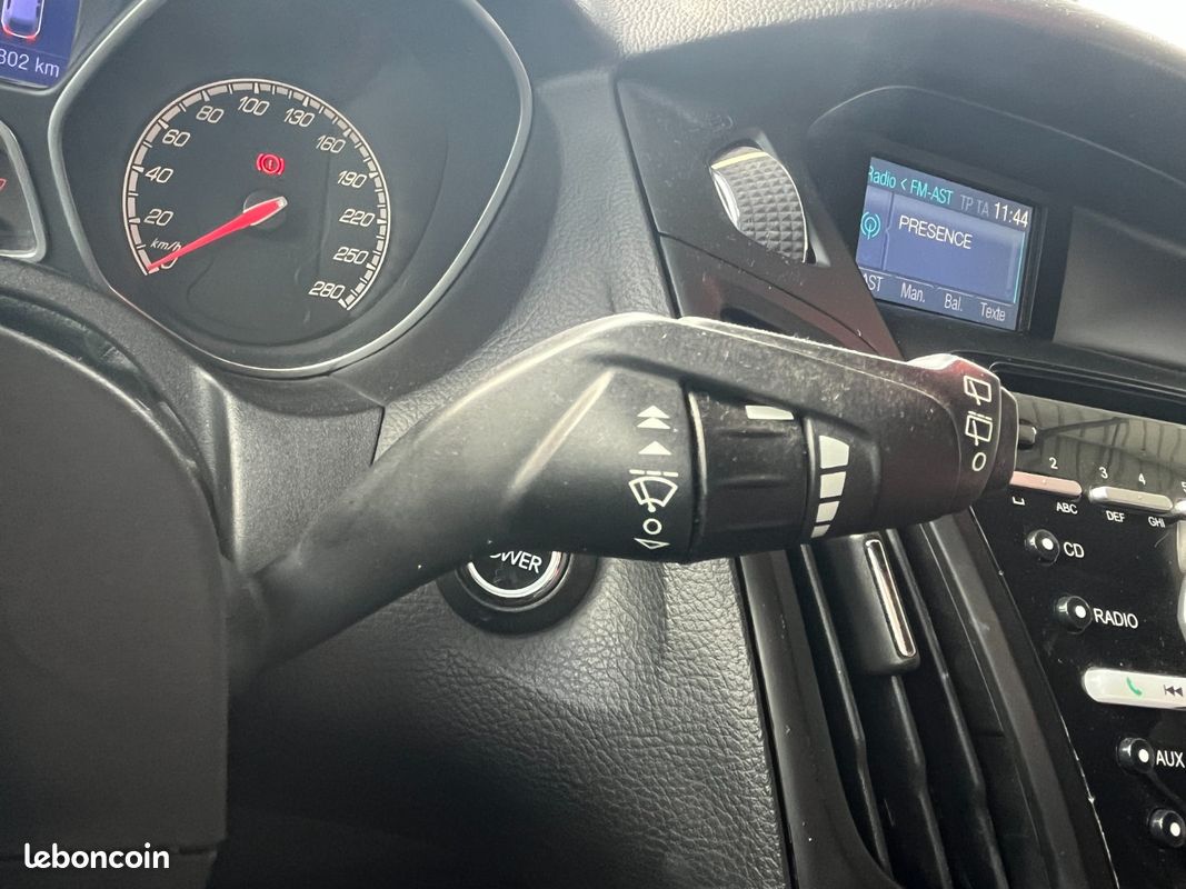FORD FOCUS ST 2.0 SCTi 250 CV EcoBoost + SIÈGES CHAUFFANTS RECARO + BLUETOOTH + RADAR DE RECUL (image 19)