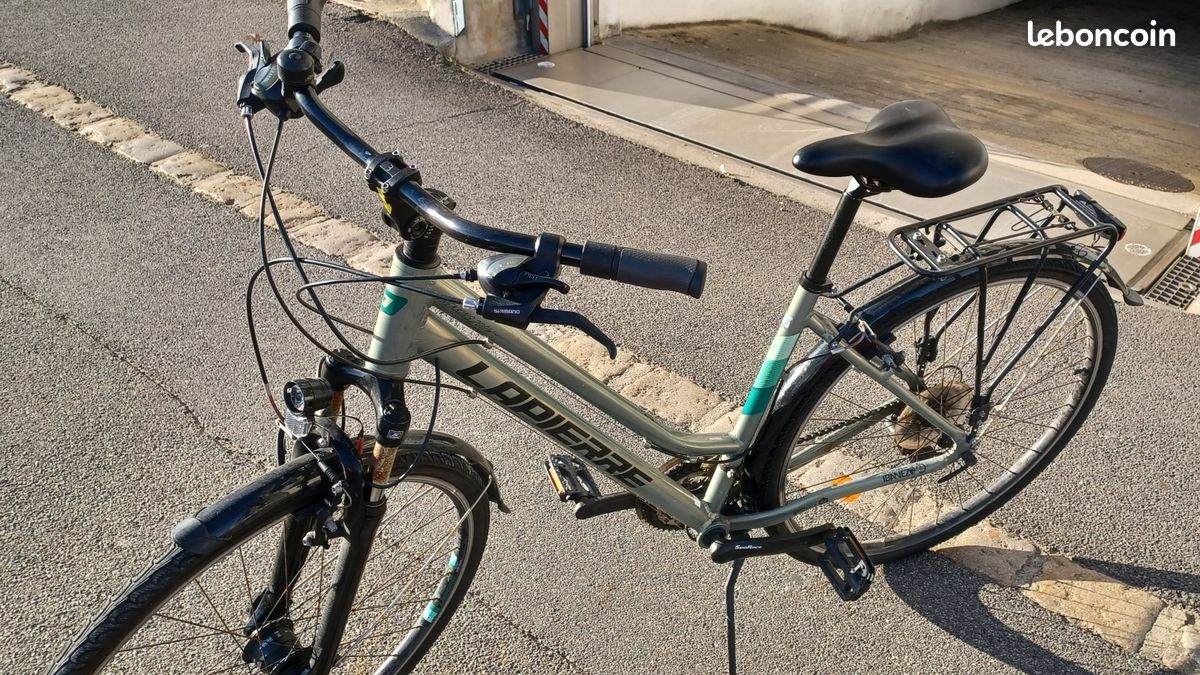 Vélo Lapierre TREKKING – VTC Femme Sportif et Confortable Vélos