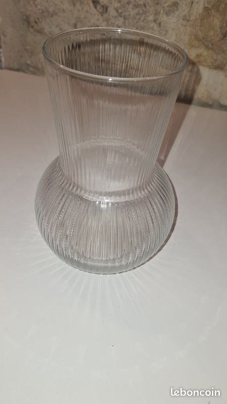Vase en verre (image 1)