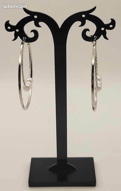 Boucles D'oreilles Double Anneaux Argentés En Acier - Avec Séparation Par Une Boule - Neuf Sans Emballage