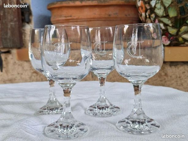 10 verres gravés, taillés anciens