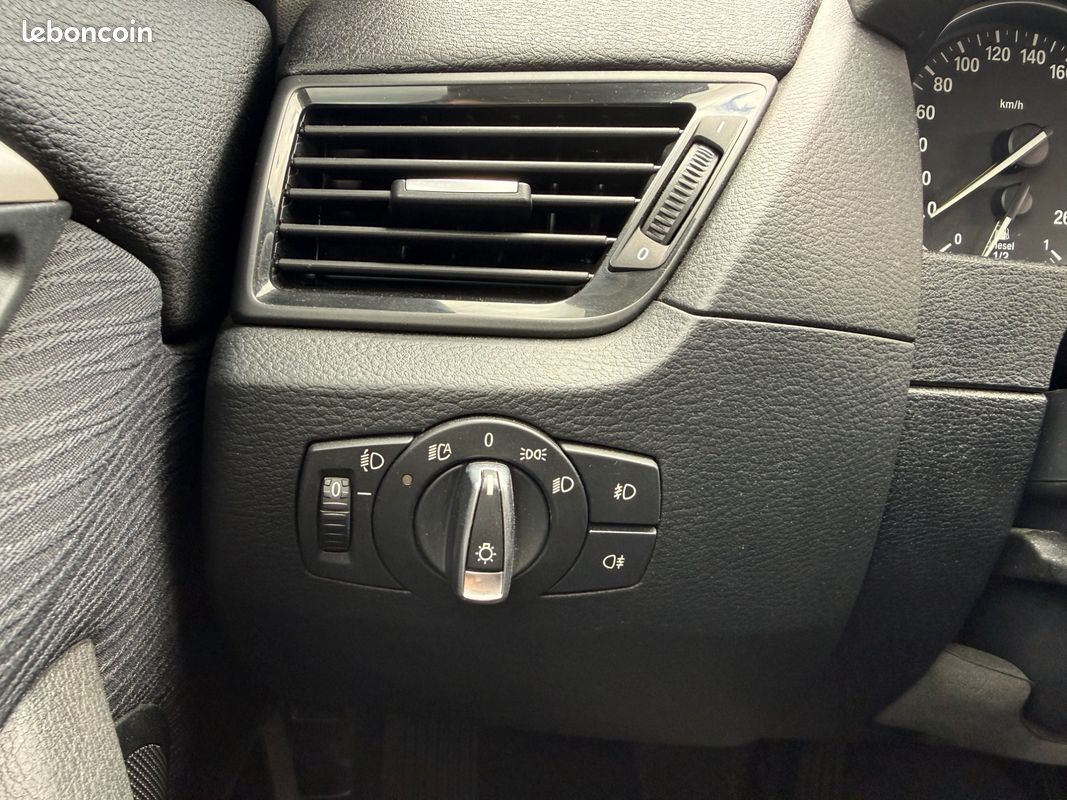 Bmw x1 1.8l d 145ch lounge sdrive bva * entretien complet bmw * gps * radars de recul (image 19)