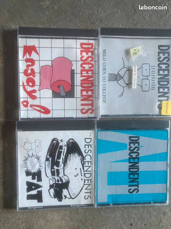 4 cds the descendants (image 1)