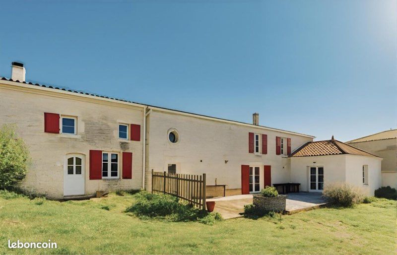 Maison 9 pièces 260 m² · à Rochefort · 260 m² · 299 999 €