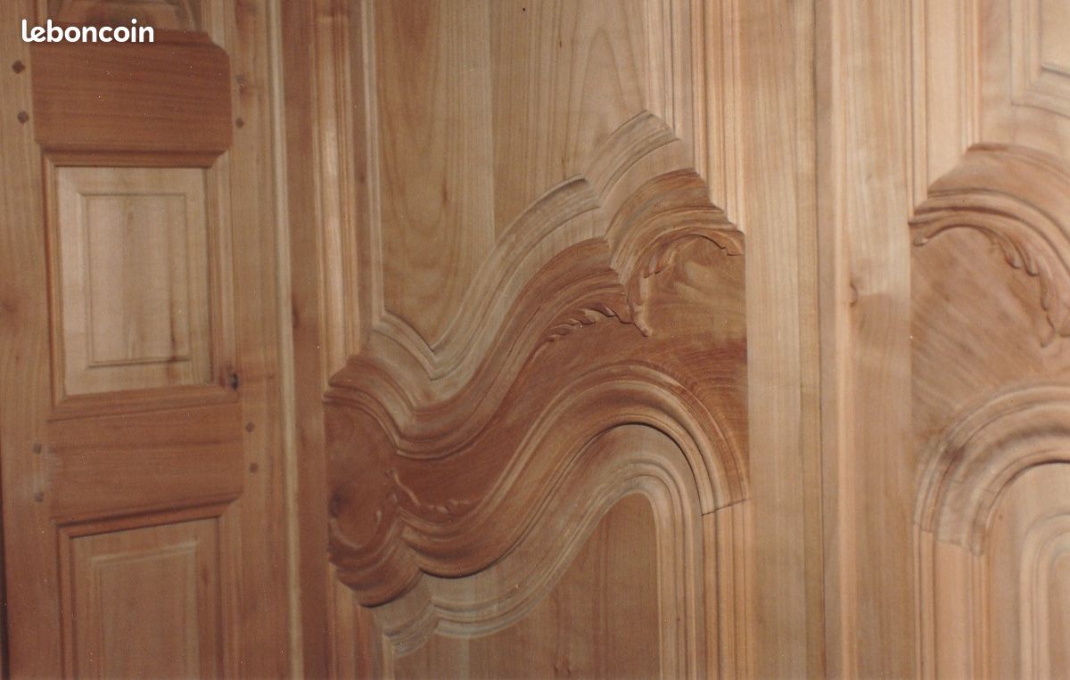 Double porte sculptées avec chambranle (image 7)