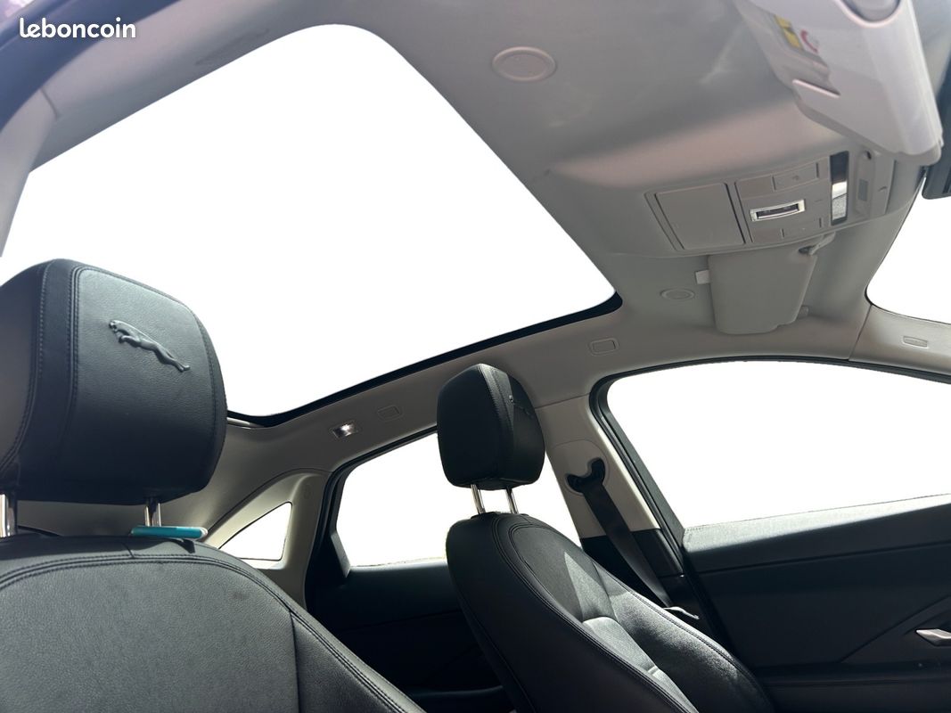 JAGUAR E-PACE P200 FLEX FUEL BVA 200Ch Garantie 12 mois (image 18)