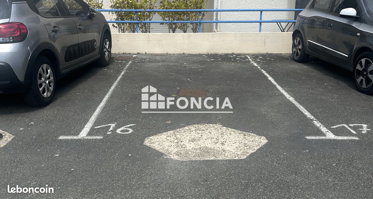 Parking · à Concarneau · 80 €/mois