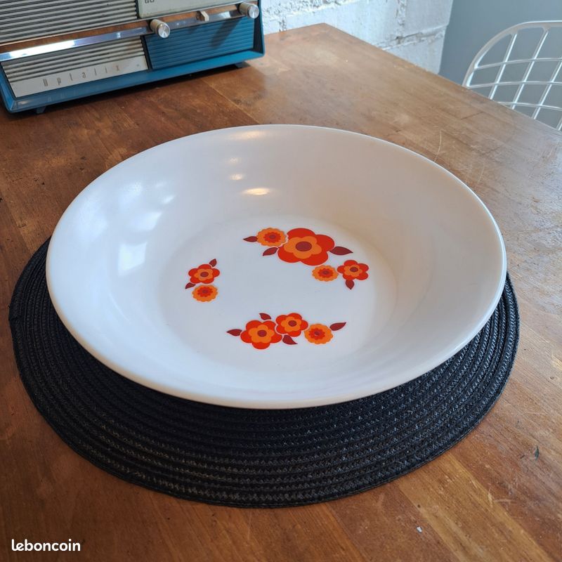 Grand Plat Creux Arcopal Modèle Lotus, Années 70', Vintage