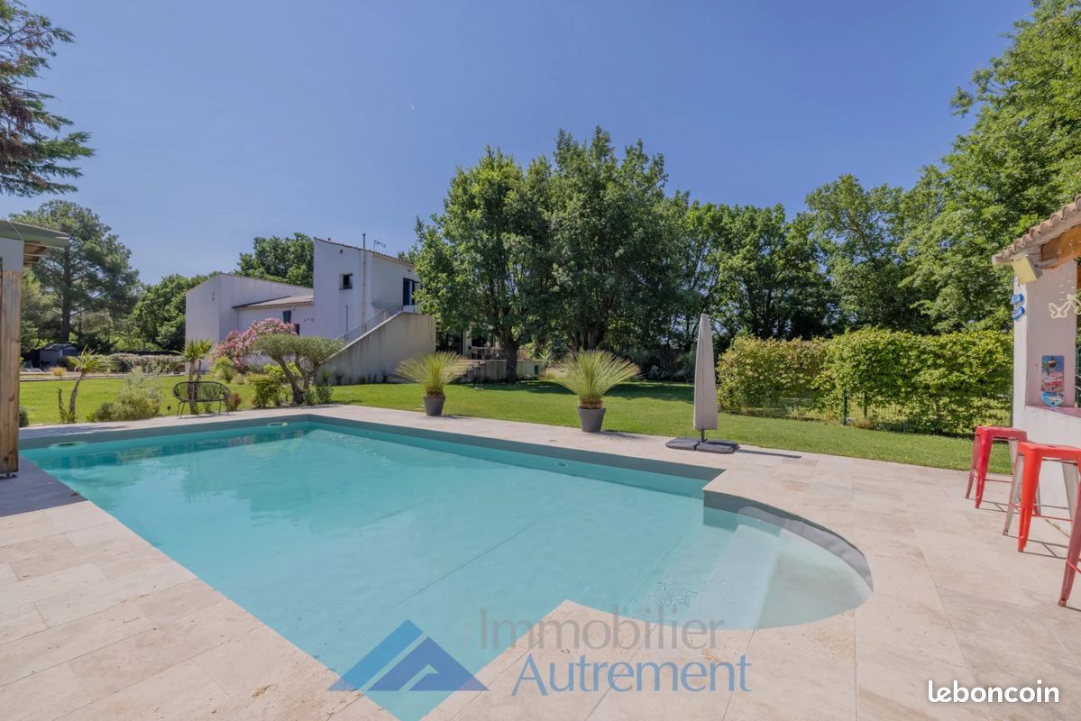 Maison 7 pièces 215 m² · à Aix-en-Provence · 215 m² · 1 390 000 €