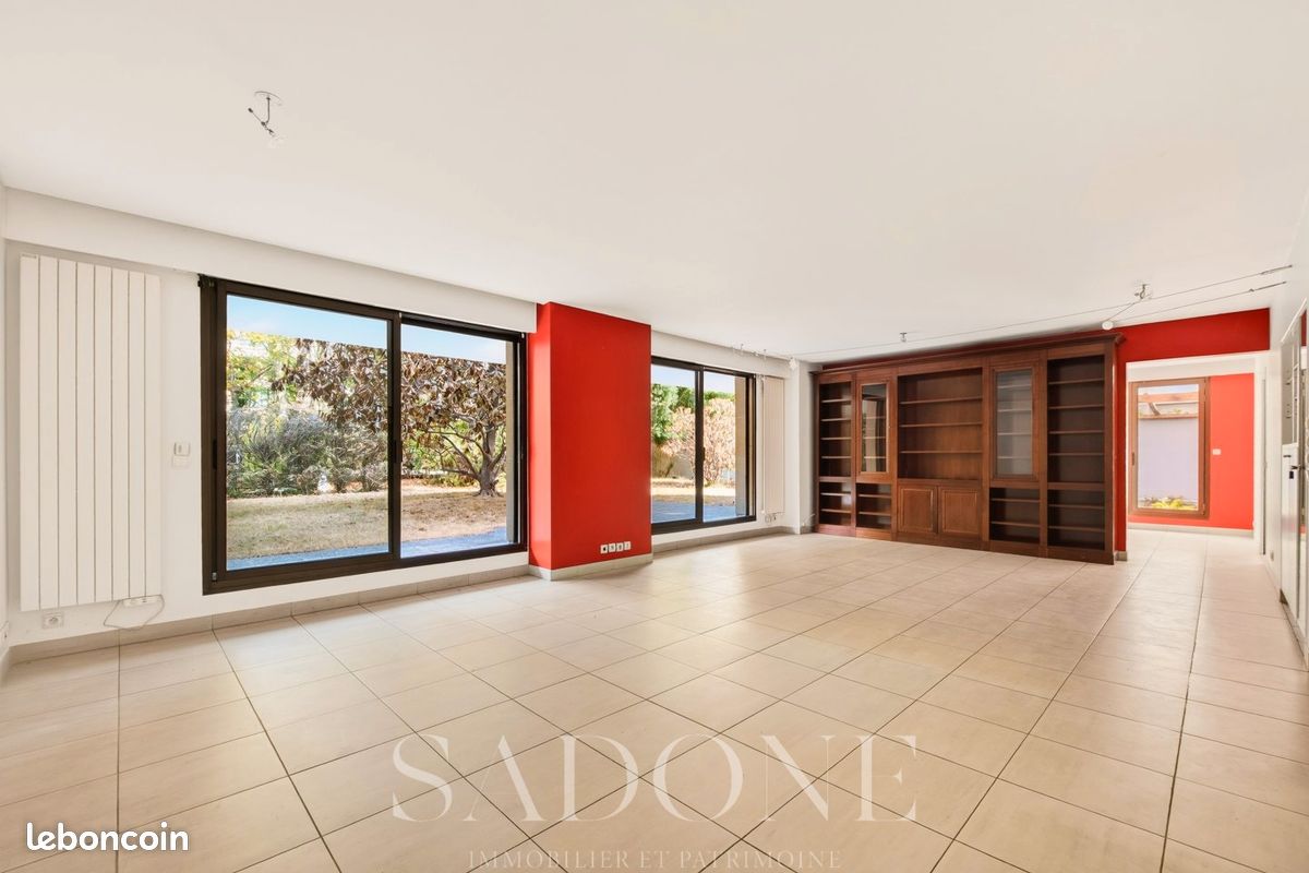 Appartement 6 pièces 158 m² · à Neuilly-sur-Seine · 158 m² · 2 350 000 €