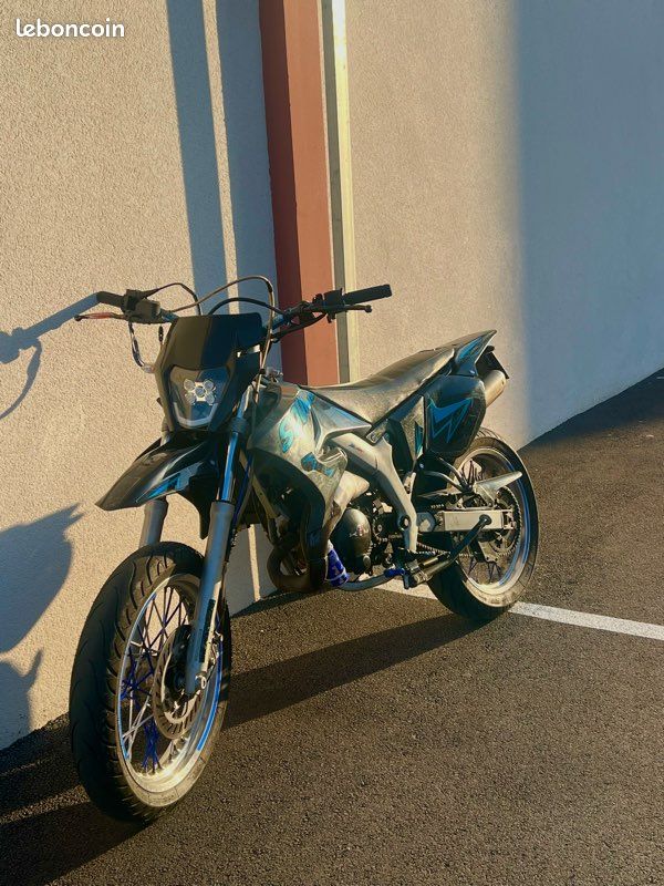 Yamaha dt de 2003 tout les papiers ok 👍🏻 Motos