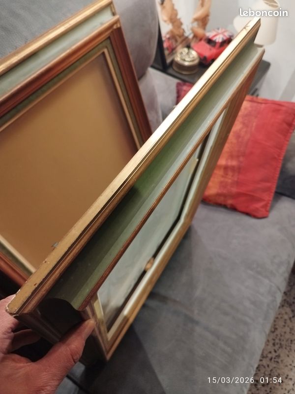 Deux cadres vintage en bois avec plaque en verre (image 6)