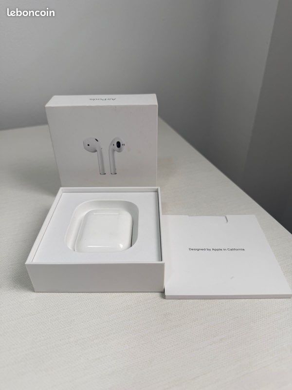 Airpods 2 avec boîtier et câble (image 4)