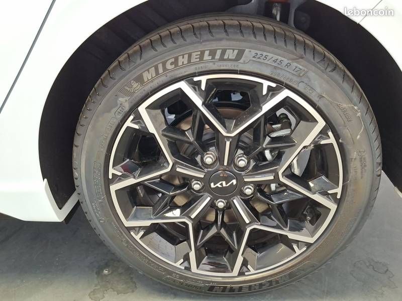Kia CEED 1.5 T-GDi 140 ch DCT7 GT-line (image 15)
