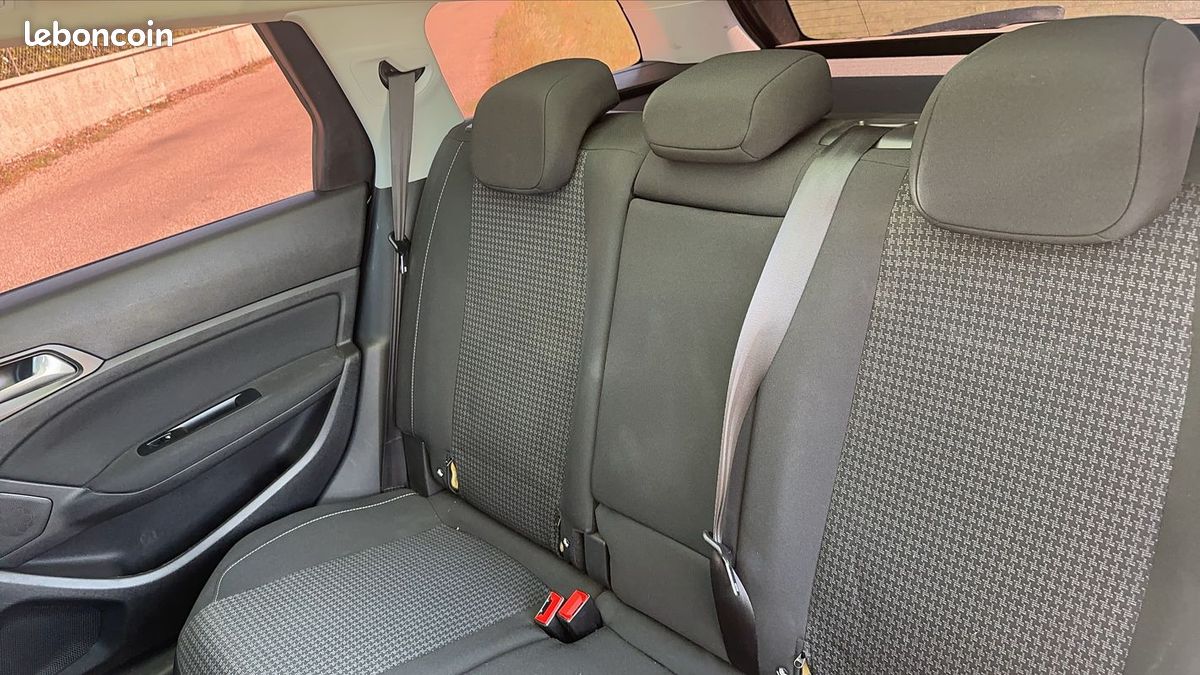 Peugeot 308 SW 1.5 BlueHDi 130 EAT8 Active Business (image 9)