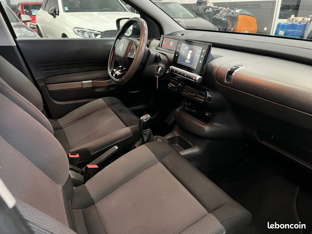 Citroën C4 Cactus 1.2 ptec 110 CV Finition Shin / Financement possible (image 9)