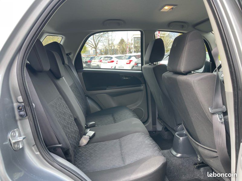 Suzuki SX4 2.0 DDIS 135 GLX 4X4 (image 7)