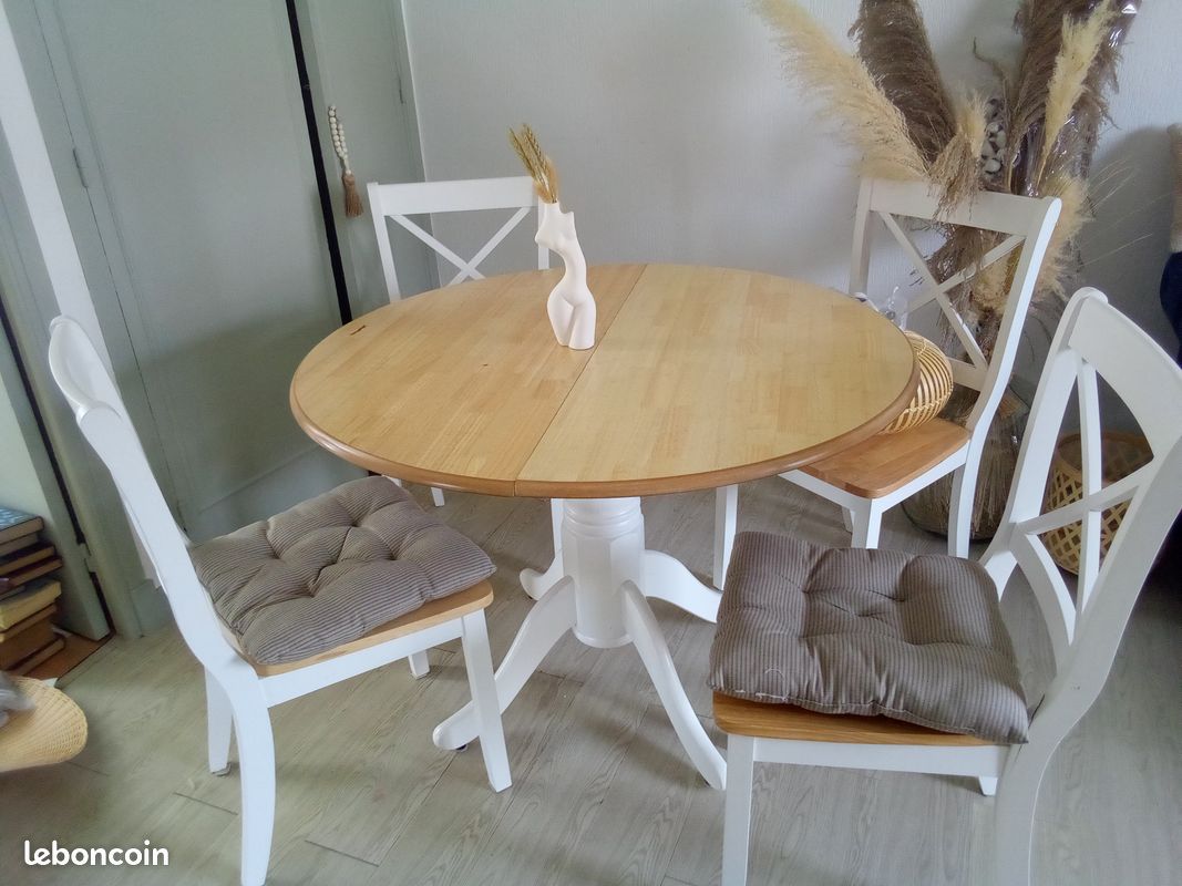 Vend table et 4 chaises (image 1)