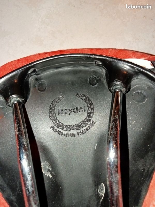 Selle Reydel GTI vintage rouge - Équipements vélos