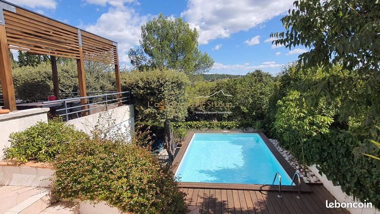 Villa 6 pièces 177 m²