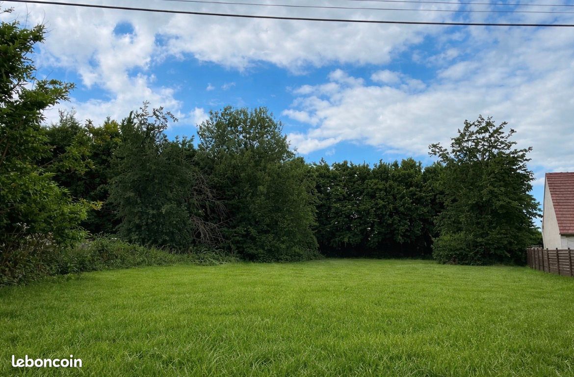 Terrain 917 m² Villeselve · 32 000 €