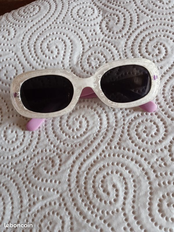 Paire de lunettes solaires bébé (image 1)