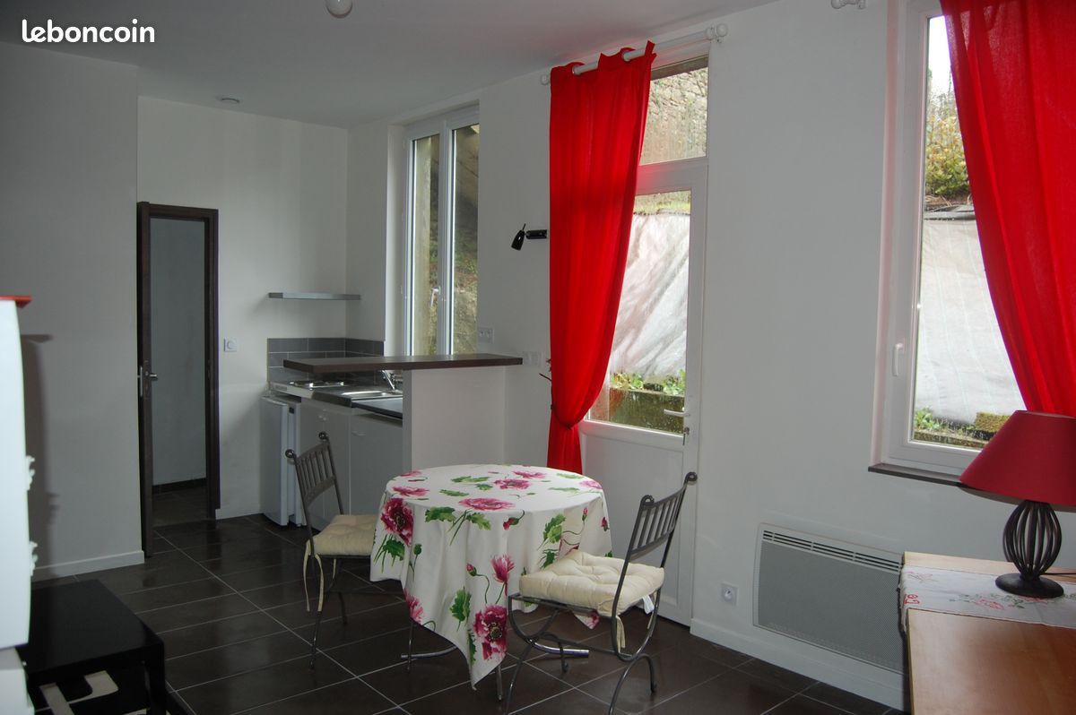Appartement 1 pièce 18 m² · à Rostrenen · 18 m² · 360 €/mois