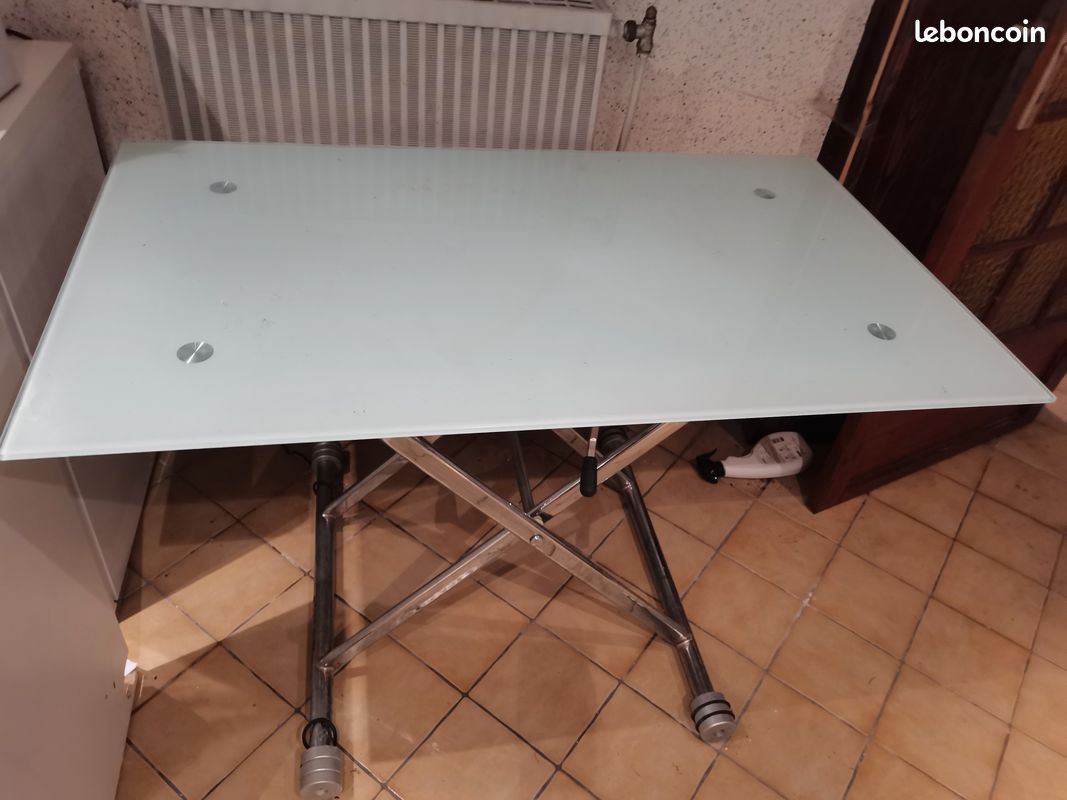 Table en verre de couleur verte (image 1)