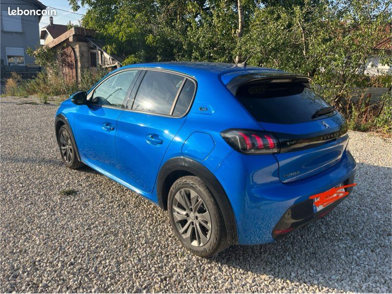 Peugeot 208 Allure – 2020 – 88 310 km – Bleu (image 2)