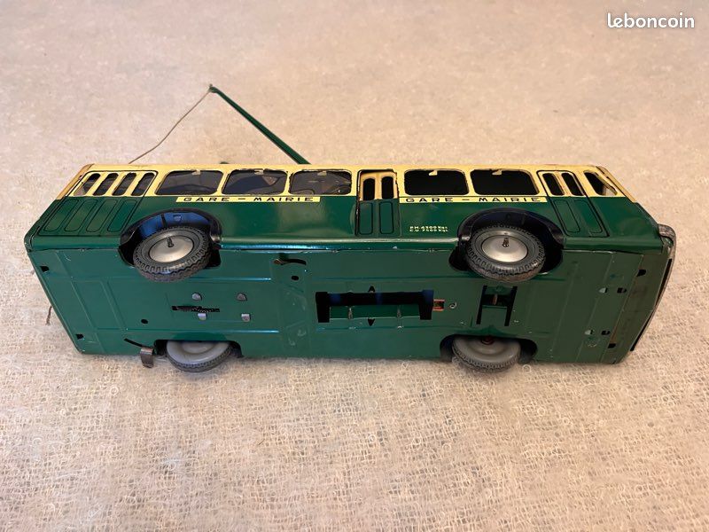 Joustra Trolley Bus Géant – Tôle – Gare / Mairie – Jouet Mécanique Vintage – Occasion
