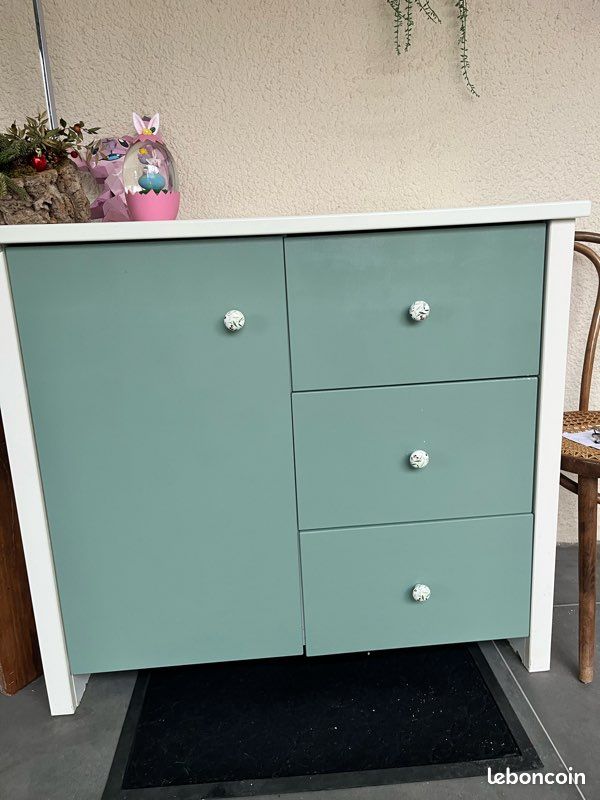 Commode (image 1)
