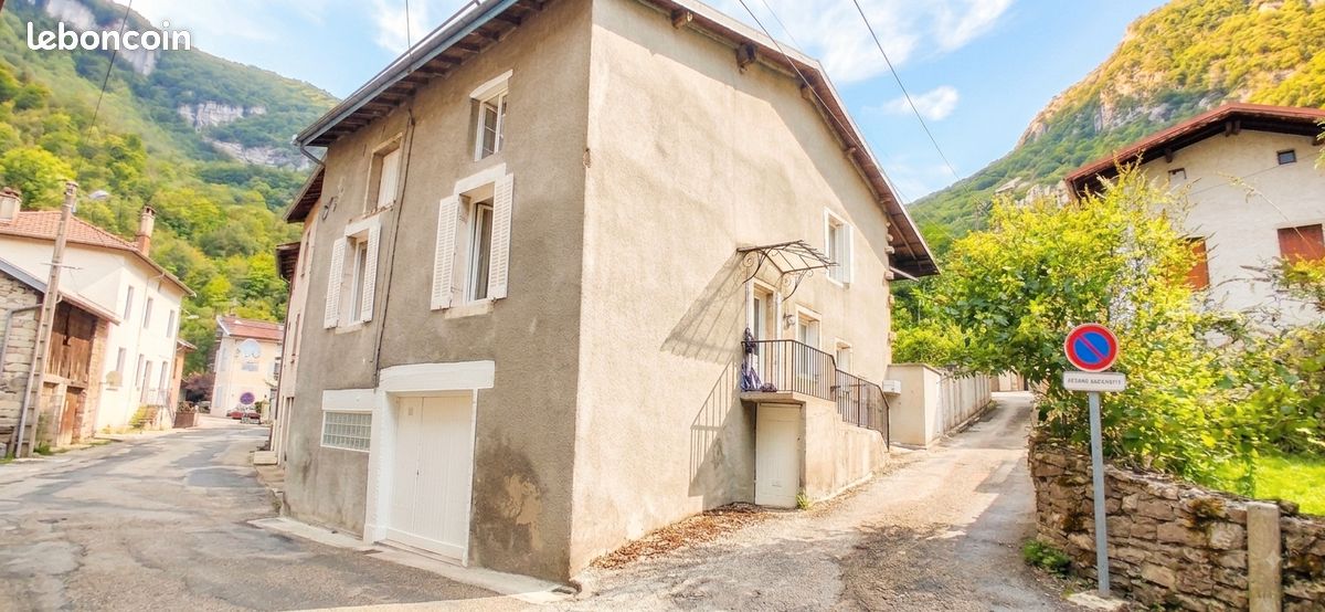 Maison 8 pièces 114 m² · à Chaley · 114 m² · 165 000 €