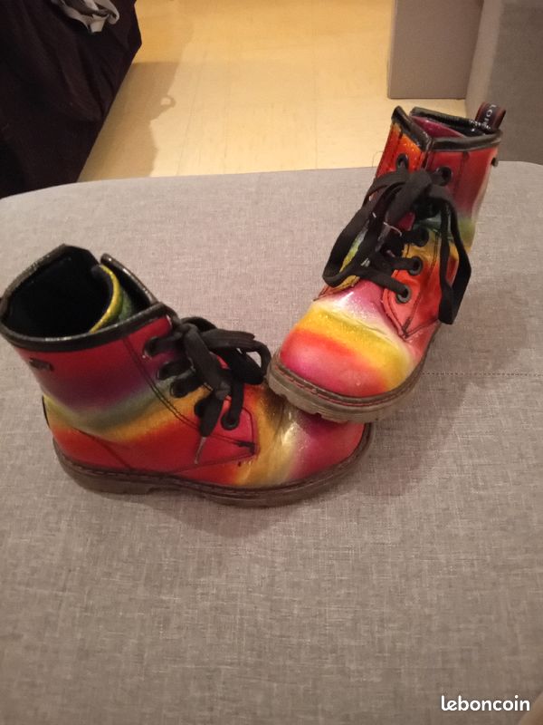 Chaussures hautes chaudes type doc martins (image 1)