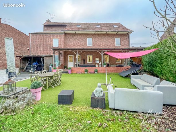 Maison 8 pièces 250 m²