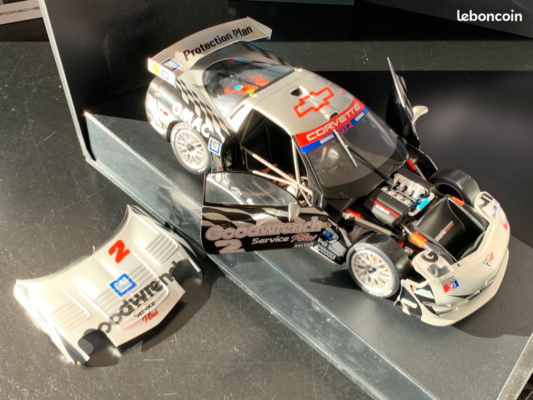 2001 Chevrolet Corvette C5-R Le Mans Autoart AA 1/18