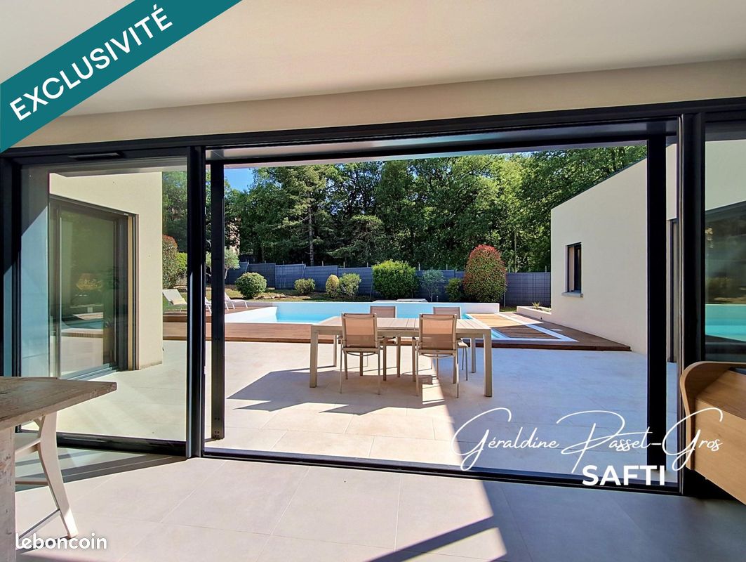 Villa 7 pièces 245 m² (image 1)
