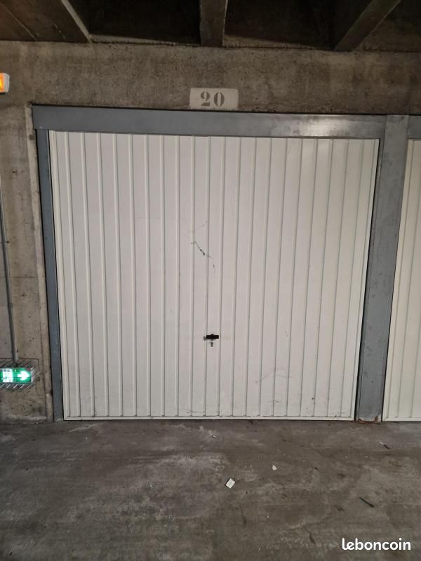 Parking 12 m² · à Dourdan · 12 m² · 95 €