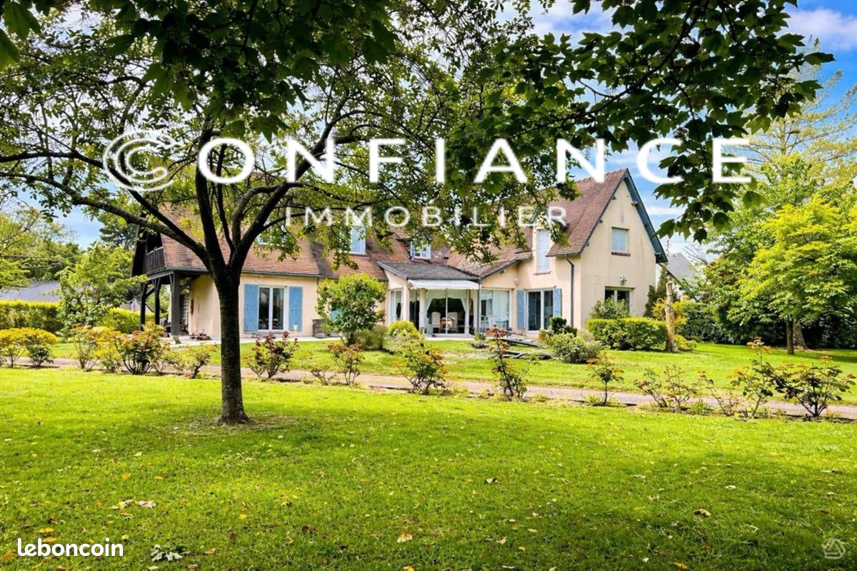 Maison 10 pièces 240 m² · à Montville · 240 m² · 472 000 €