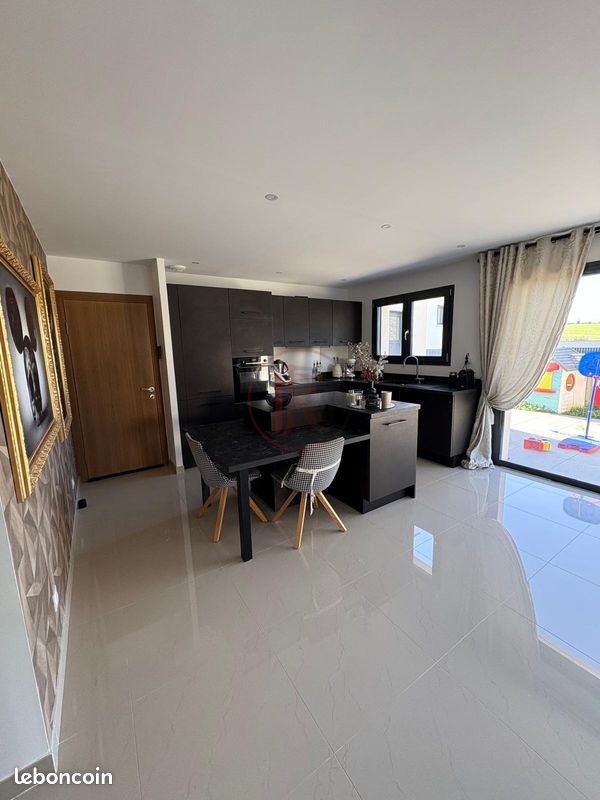 Maison 5 pièces 125 m² · à Pelousey · 125 m² · 295 000 €